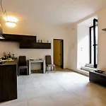The Tower's Garden Appartement San Gimignano