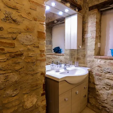 Apartment The Tower's Garden San Gimignano
